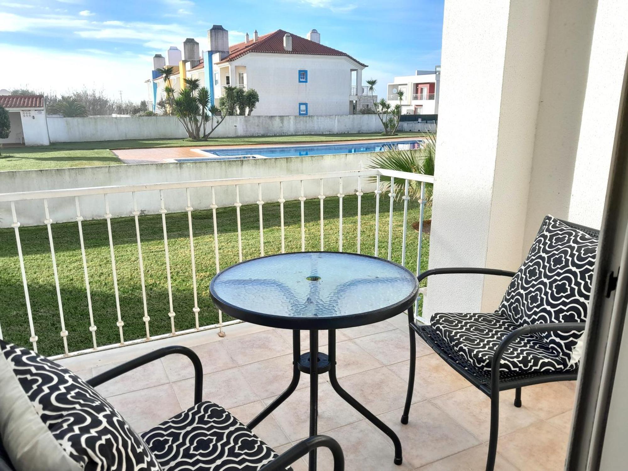 Palmeiras Apartement - T1 Com Piscina Baleal Bagian luar foto